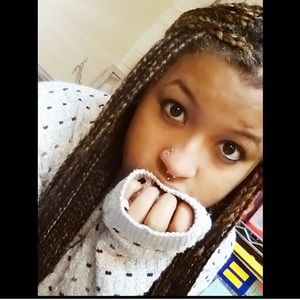 Meet your Posher, Monique